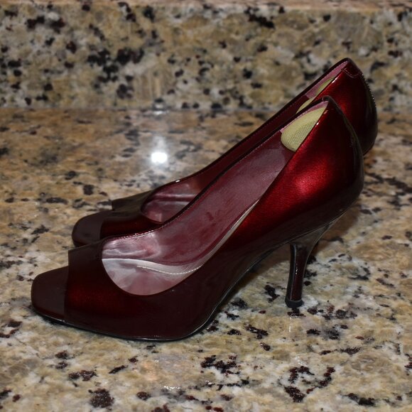 BCBG Generation Ariel Ruby Red Patent Peep Toe Heels Shoes Womens Size 6 1/2B - Picture 5 of 8